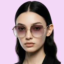 Gafa de Sol Carolina Herrera SHE153 - Optica Aguaviva