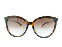 Gafa de Sol Carolina Herrera SHE798 - Optica Aguaviva